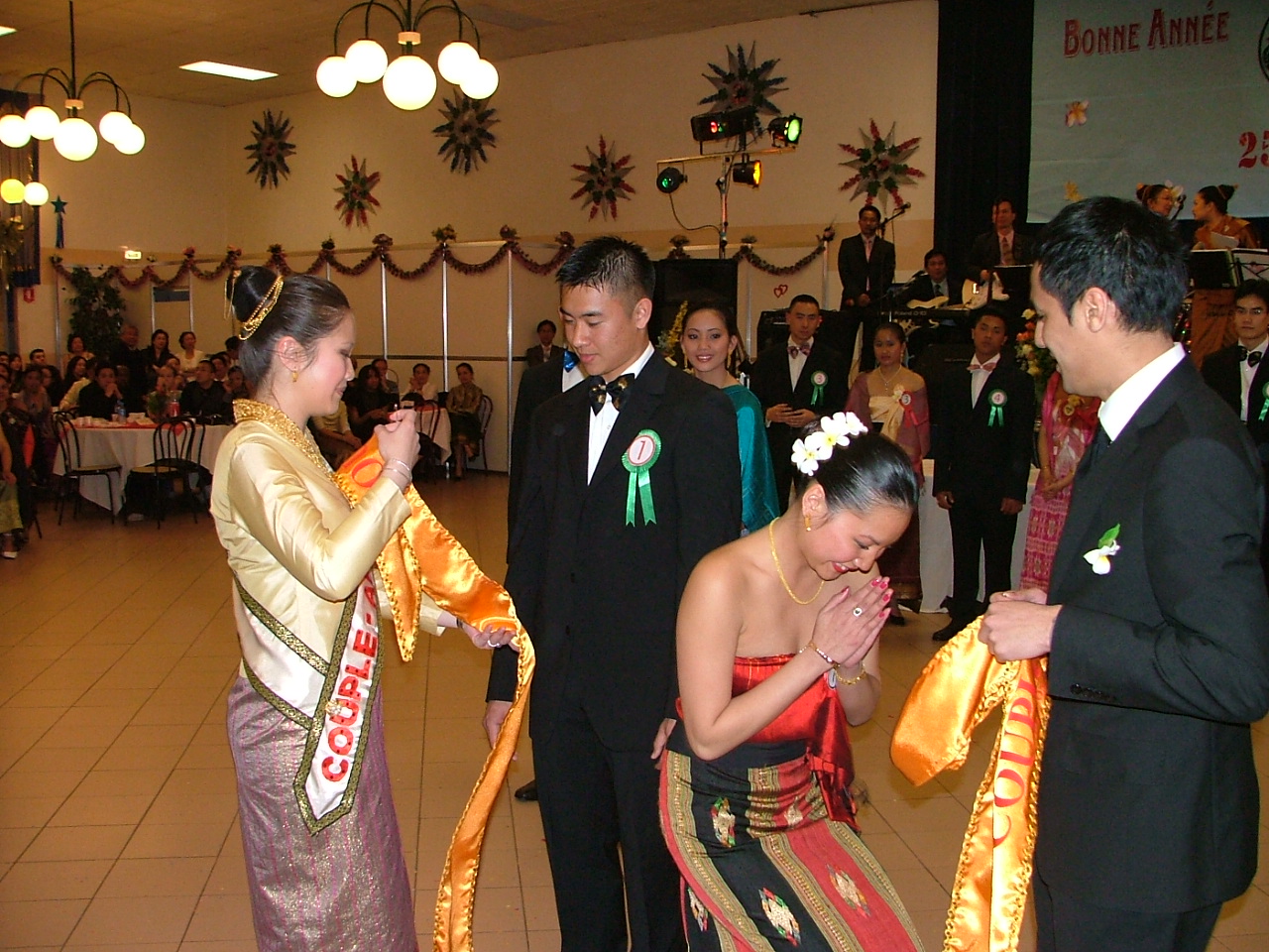 soirée pimay lao 2007associa.femmes lao en france 300.jpg